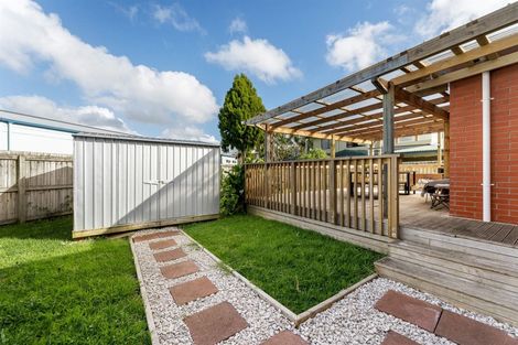 Photo of property in 9 Gwendoline Avenue, Te Atatu Peninsula, Auckland, 0610