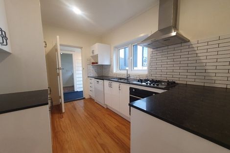 Photo of property in 3240a Great North Road, New Lynn, Auckland, 0600