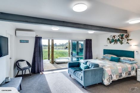 Photo of property in 5 Old Ferry Road, Clive, 4102