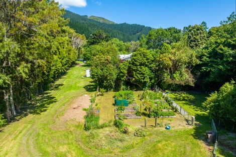 Photo of property in 1100b Coast Road, Wainuiomata Coast, Wainuiomata, 5373