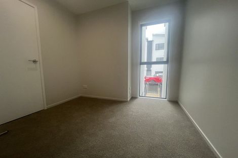 Photo of property in 2 Mikoikoi Crescent, Mangere Bridge, Auckland, 2022