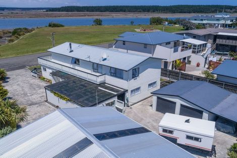 Photo of property in 67 Hartley Street, Foxton Beach, Foxton, 4815