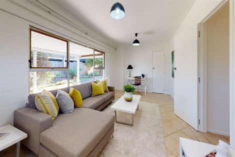 Photo of property in 1/10a Commodore Parry Road, Castor Bay, Auckland, 0620