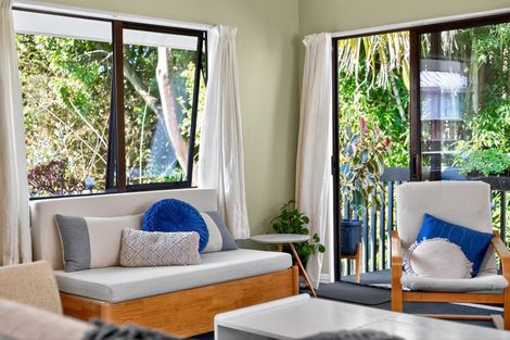 Photo of property in 2/43 Sabulite Road, Kelston, Auckland, 0602