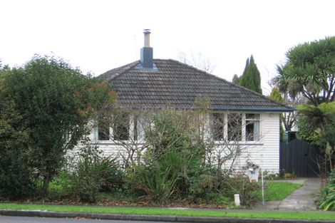 Photo of property in 98 Pahiatua Street, Hokowhitu, Palmerston North, 4410