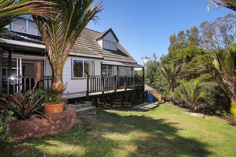 Photo of property in 2/16 Teviot Place, Totara Vale, Auckland, 0629