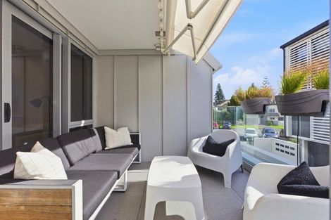 Photo of property in 2/19 Victoria Road, Mount Maunganui, 3116