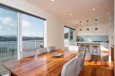 Photo of property in 73 Overtoun Terrace, Hataitai, Wellington, 6021