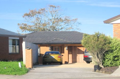 Photo of property in 52 Fleetwood Drive, Henderson, Auckland, 0612