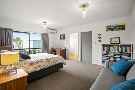 Photo of property in 62 Heta Road, Highlands Park, New Plymouth, 4312