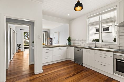 Photo of property in 1 Ormond Road, Hospital Hill, Napier, 4110