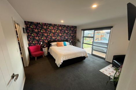 Photo of property in 17 Story Street, Foxton Beach, Foxton, 4815