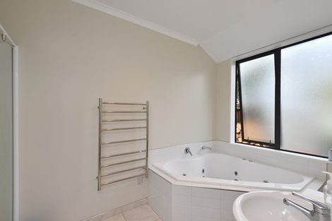 Photo of property in 37 Rochester Crescent, Rolleston, 7614