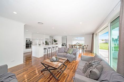 Photo of property in 30 Mercade Close, Stratford, 4332