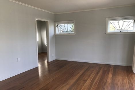 Photo of property in 48 Savoy Road, Glen Eden, Auckland, 0602