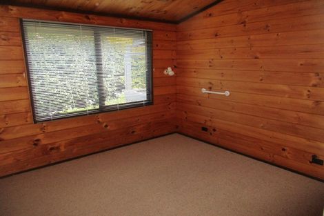 Photo of property in 21 Oriwa Street, Waikanae, 5036