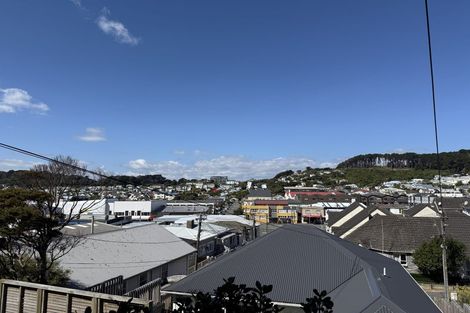 Photo of property in 37 Ara Paiwhenua, Tawa, Wellington, 5028