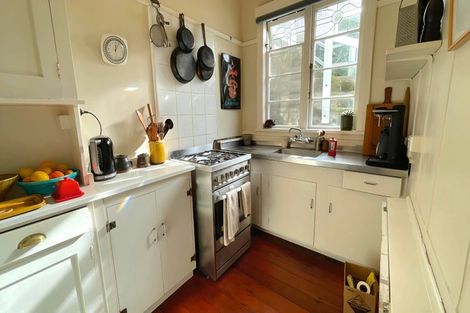 Photo of property in 136u1 Evans Bay Parade, Roseneath, Wellington, 6021