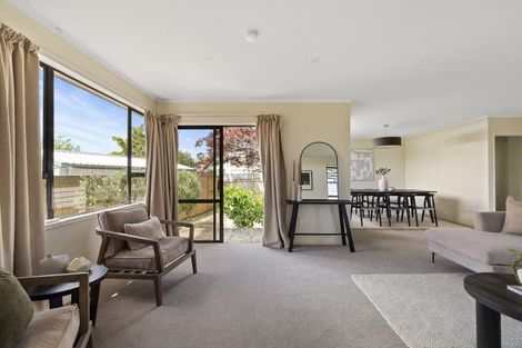 Photo of property in 51 Gilbass Avenue, Hamilton Lake, Hamilton, 3204