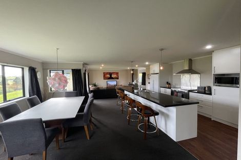 Photo of property in 326 Paraite Road, Paraite, New Plymouth, 4373