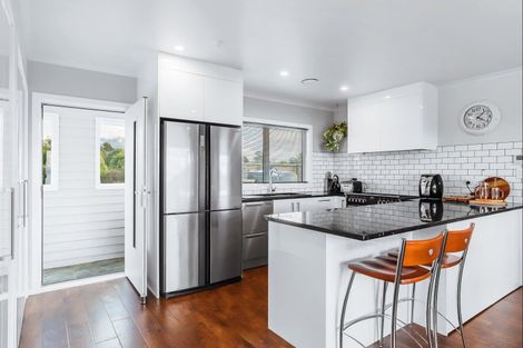 Photo of property in 11 Rangikatea Road, Omori, Turangi, 3381