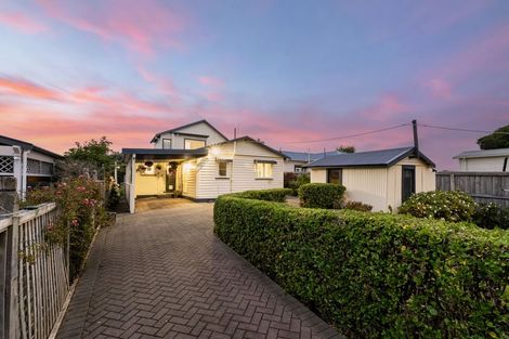 Photo of property in 76 Bayview Road, Paremata, Porirua, 5024