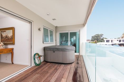 Photo of property in 154 Marine Parade, Mount Maunganui, 3116
