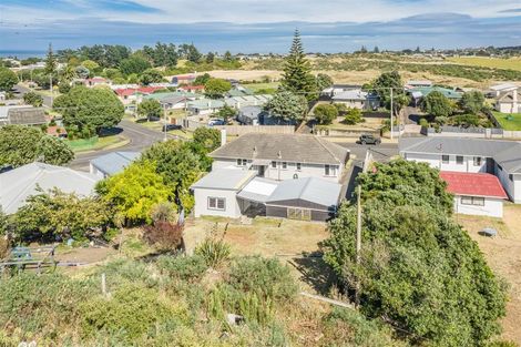Photo of property in 86 Manuka Street, Castlecliff, Whanganui, 4501