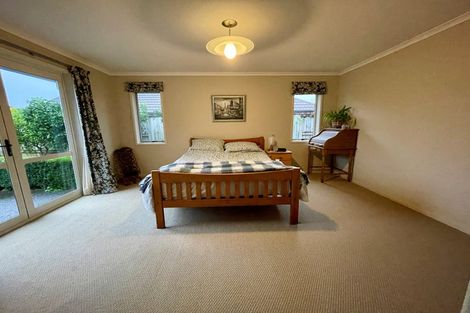 Photo of property in 10 Gibbston Close, Huntington, Hamilton, 3210