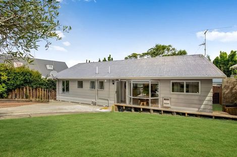 Photo of property in 81 Kemp Road, Massey, Auckland, 0614