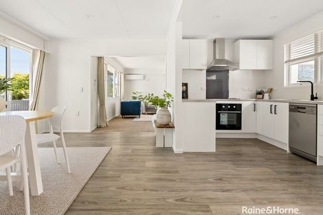 Photo of property in 10 Mahupuku Street, Greytown, 5712