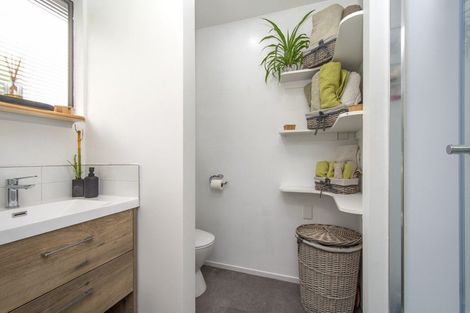 Photo of property in 10 Osmond Lane, Mount Pleasant, Christchurch, 8081