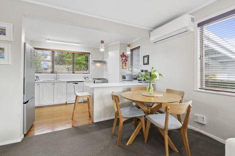 Photo of property in 1/17 Merriefield Avenue, Forrest Hill, Auckland, 0620