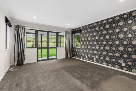 Photo of property in 205 Valley Views, Fitzherbert, Palmerston North, 4472
