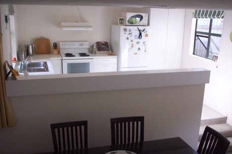Photo of property in 2u1 Malcolm Lane, Thorndon, Wellington, 6011