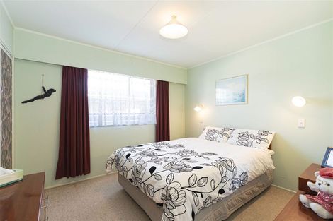 Photo of property in 80 Gray Avenue, Paraparaumu Beach, Paraparaumu, 5032