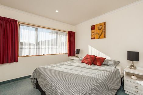 Photo of property in 2 Taranui Way, Paraparaumu Beach, Paraparaumu, 5032