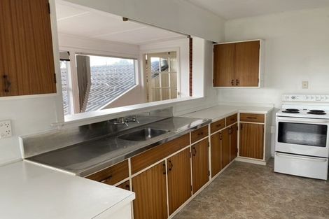 Photo of property in 3/69 Royal View Road, Te Atatu South, Auckland, 0610