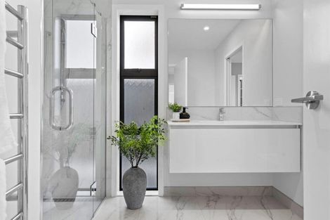 Photo of property in 6 Campbell Place, Marton, 4710