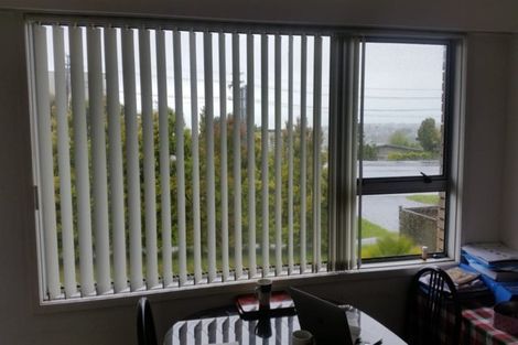 Photo of property in 940 East Coast Road, Northcross, Auckland, 0630