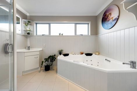 Photo of property in 72 Saint Andrews Terrace, St Andrews, Hamilton, 3200