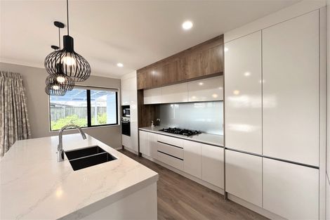 Photo of property in 17 Golden Avenue, Flat Bush, Auckland, 2019