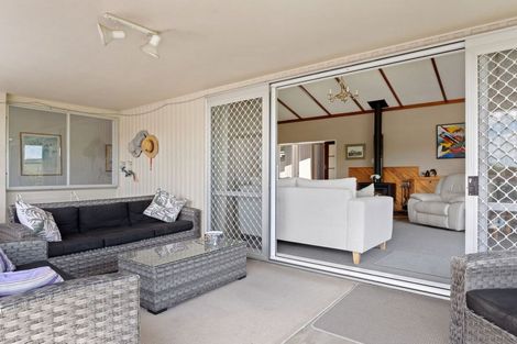 Photo of property in 33 Caesar Road, Ormond, Gisborne, 4071