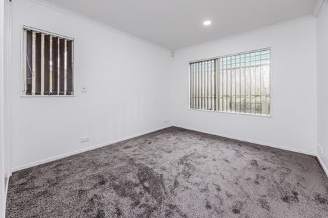 Photo of property in 9 Ashmere Lane, Weymouth, Auckland, 2103
