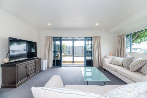 Photo of property in 12/485 Don Buck Road, Massey, Auckland, 0614