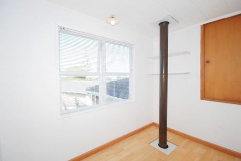 Photo of property in 14 Minaret Drive, Bucklands Beach, Auckland, 2014