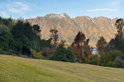 Photo of property in 2/83 Arawata Terrace, Sunshine Bay, Queenstown, 9300