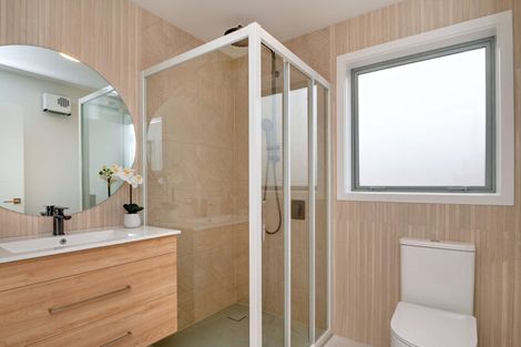 Photo of property in 11 Landing Road, Titirangi, Auckland, 0604