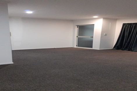 Photo of property in 2/28 Lilburn Crescent, Massey, Auckland, 0614