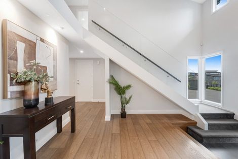 Photo of property in 62 Armstrong Farm Drive, East Tamaki Heights, Auckland, 2016
